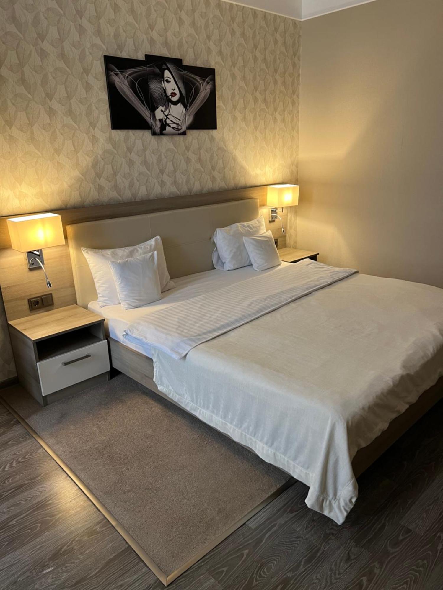 בלץ Elite Hotel מראה חיצוני תמונה
